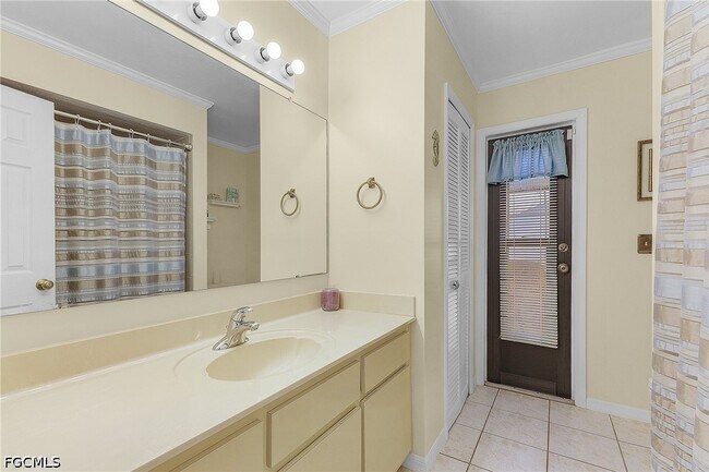 Building Photo - 1409 SW 1st Pl