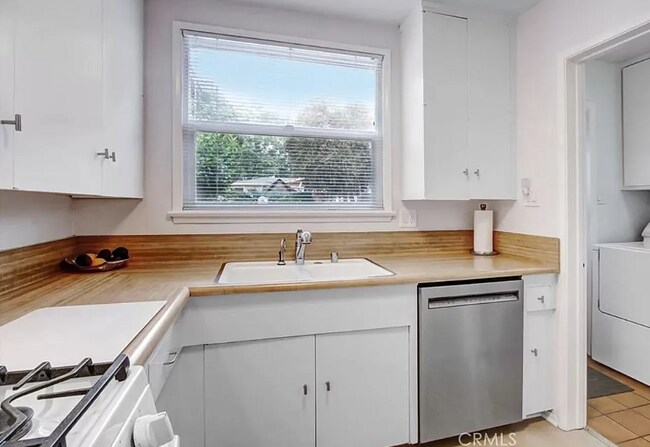 Building Photo - 6519 Hanna Ave