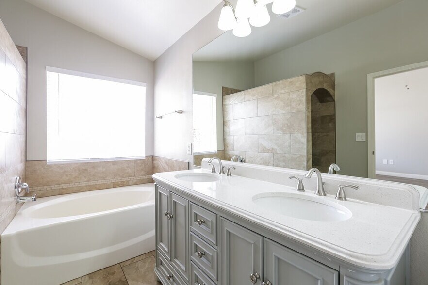 Building Photo - 3840 Quail Creek Dr