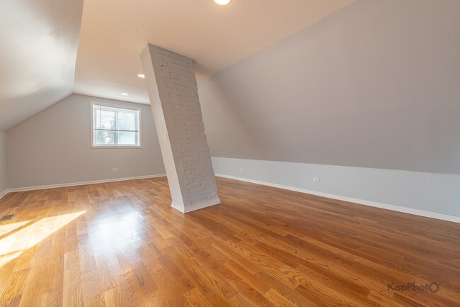 Building Photo - 3328 S Emerald Ave
