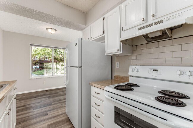 Building Photo - 7609 Seasons Dr