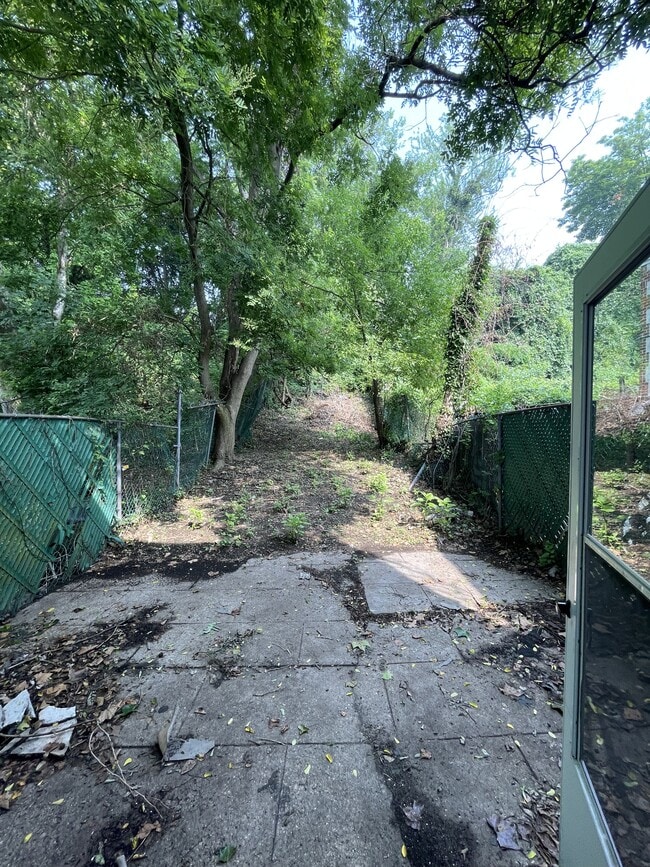 Building Photo - 261 E Haines St