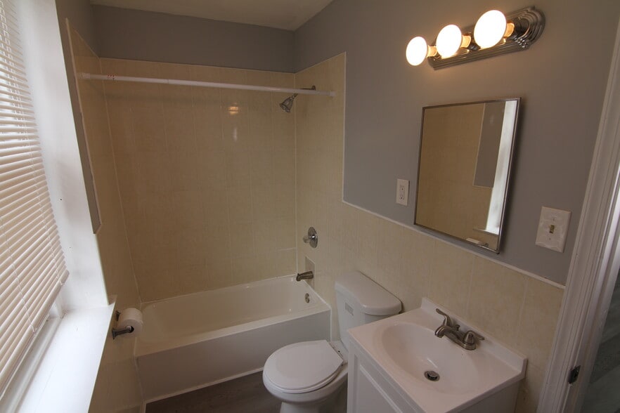 Building Photo - 1620 Foulkrod St