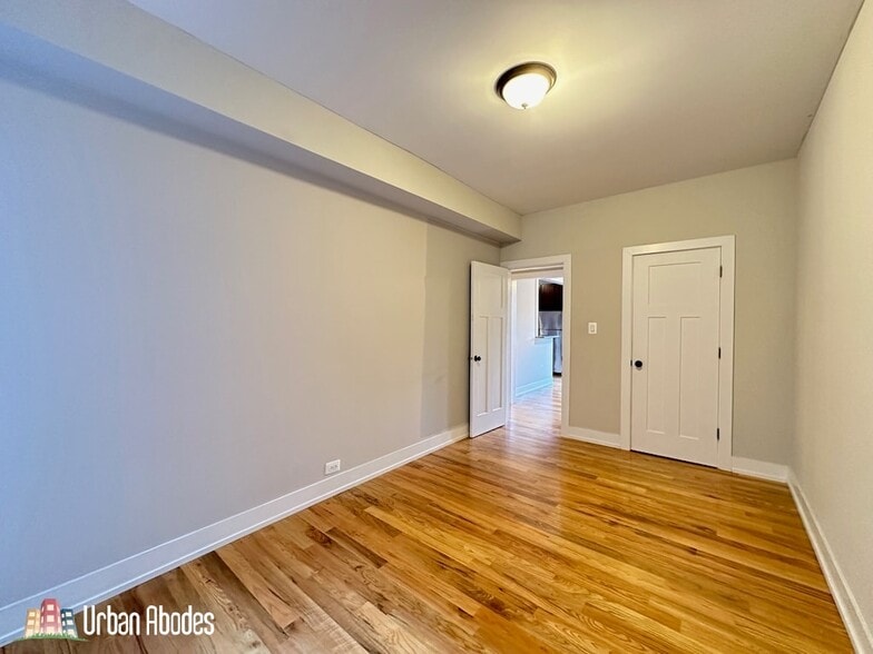 Building Photo - 3523 N Racine Ave