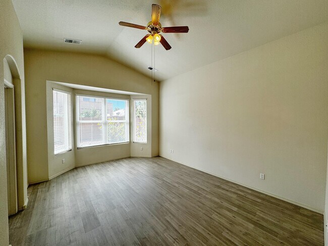 Building Photo - 7152 Elk Creek Rd NE