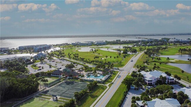 Building Photo - 245 NE MacArthur Blvd