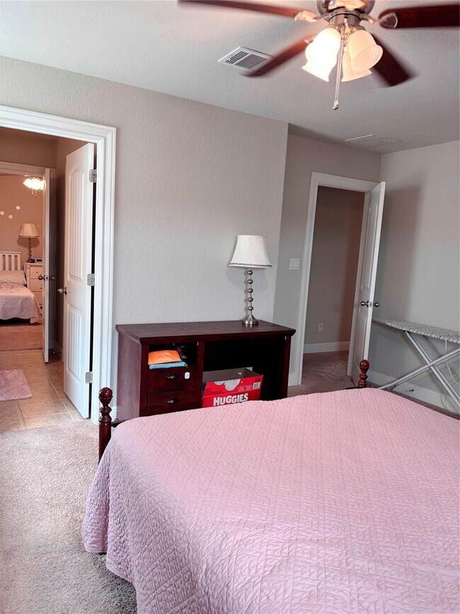 Building Photo - 5408 La Canada Wy