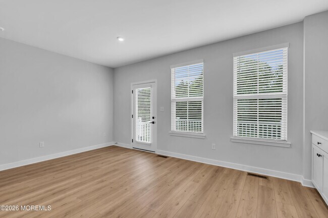 Building Photo - 9 Foxwood Dr