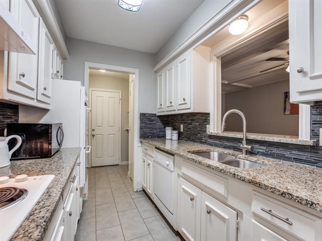 Building Photo - 10628 Sandpiper Ln