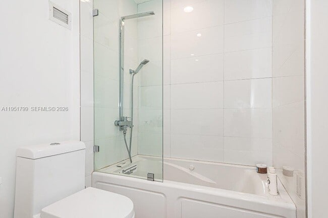 Building Photo - 2301 Collins Ave