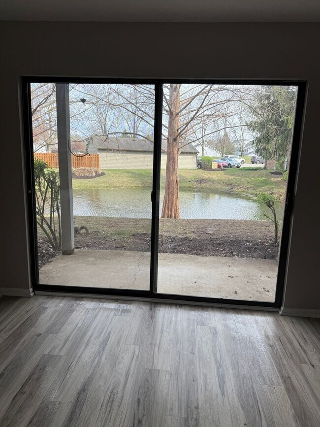 Building Photo - 2 bedroom condo available!