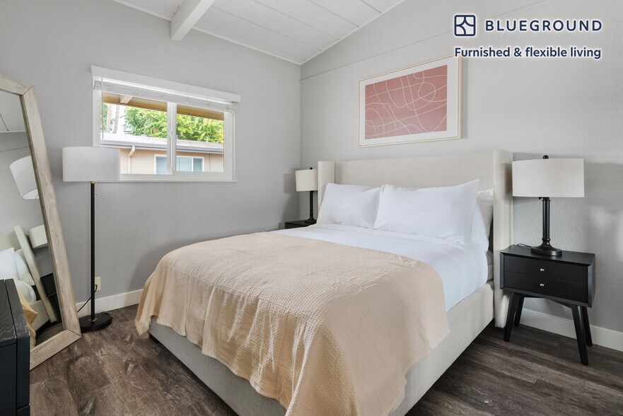 Building Photo - 727 Layne Ct