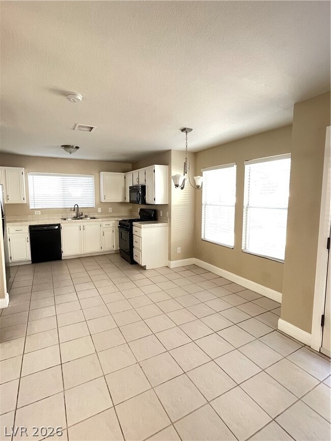 Building Photo - 7512 Pacific Ridge Ave