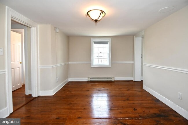 Building Photo - 1 S Madison St