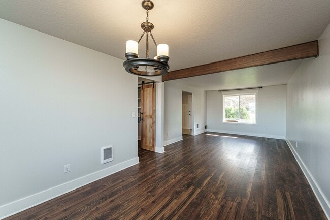 Building Photo - 4 Bedroom 2.5 Bathroom With Large Fenced B...