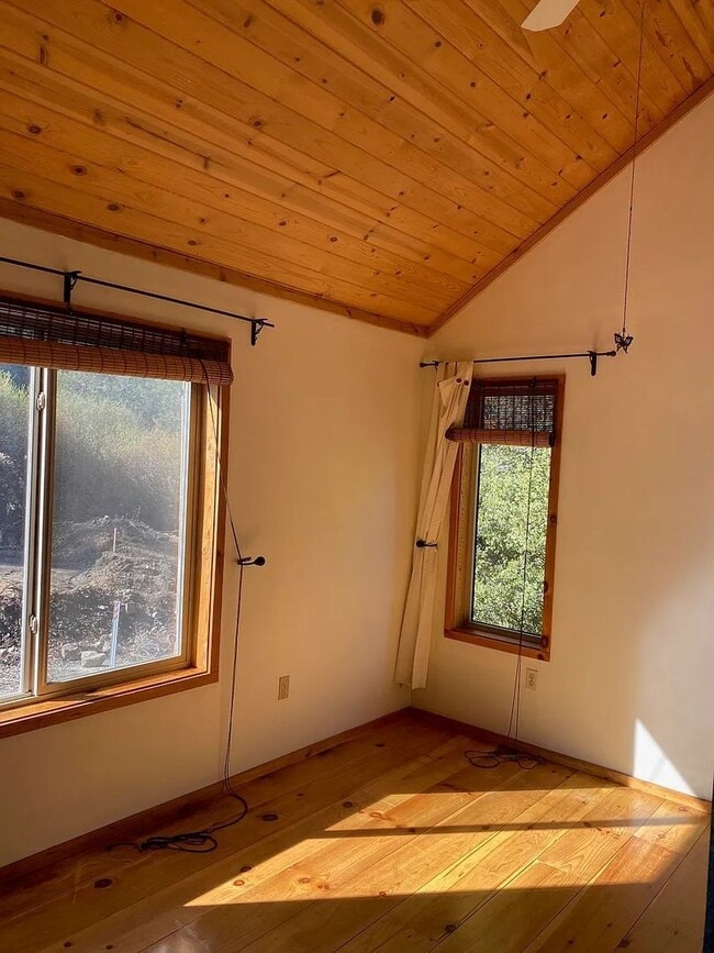 Building Photo - Move-In Ready 2-Bedroom Cabin-Style Home with Deck, Knotty Pine & HOA Included in Pine Mountain Club