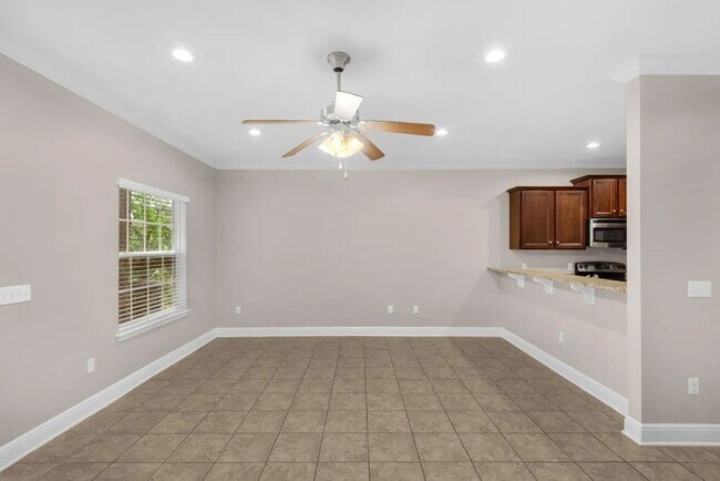 Building Photo - 17 W Shady Oaks Ln