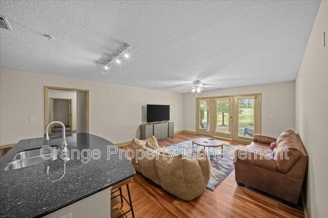 Building Photo - 1613 Muscovy Wy