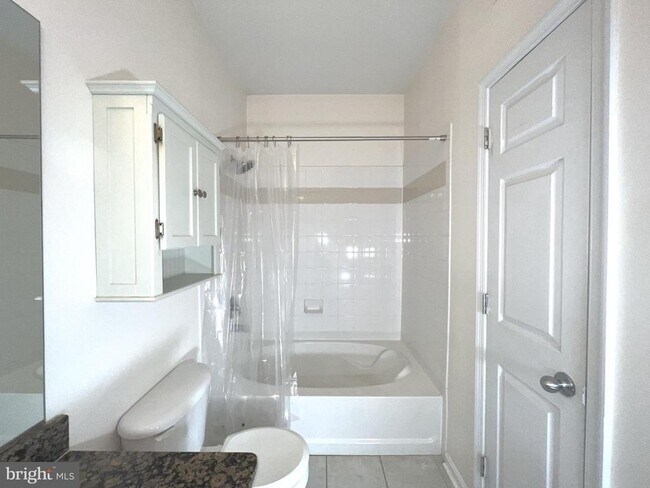 Building Photo - 4852 Eisenhower Ave