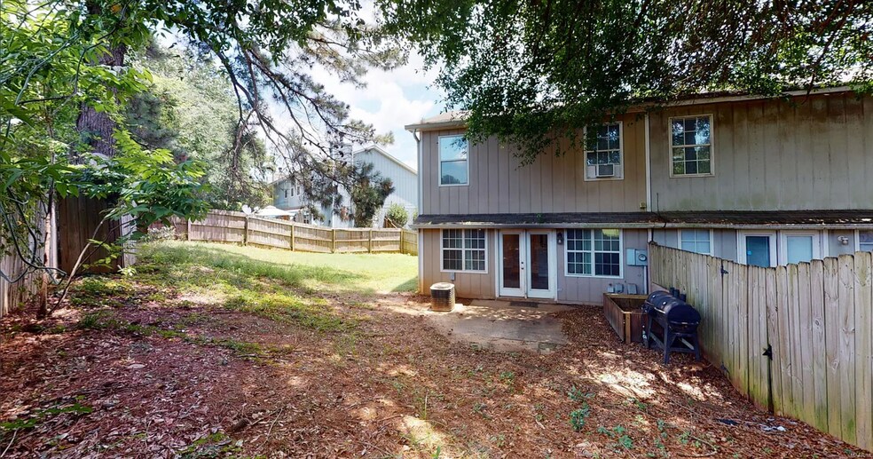 Building Photo - 166 Commons Dr