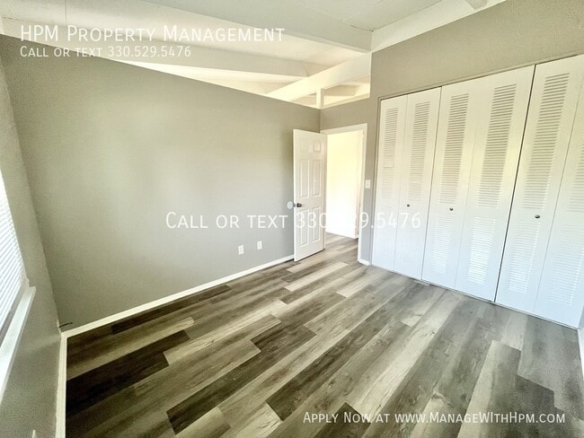 Building Photo - 883 Bryant Ave