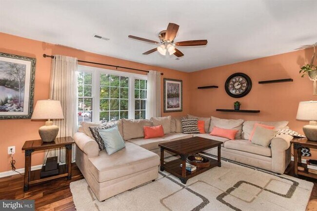 Building Photo - 4916 Van Masdag Ct