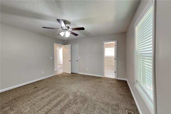 Building Photo - 112 Brentwood Ct