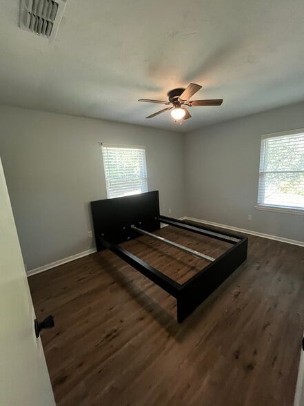 Master bedroom - 4802 Easy St