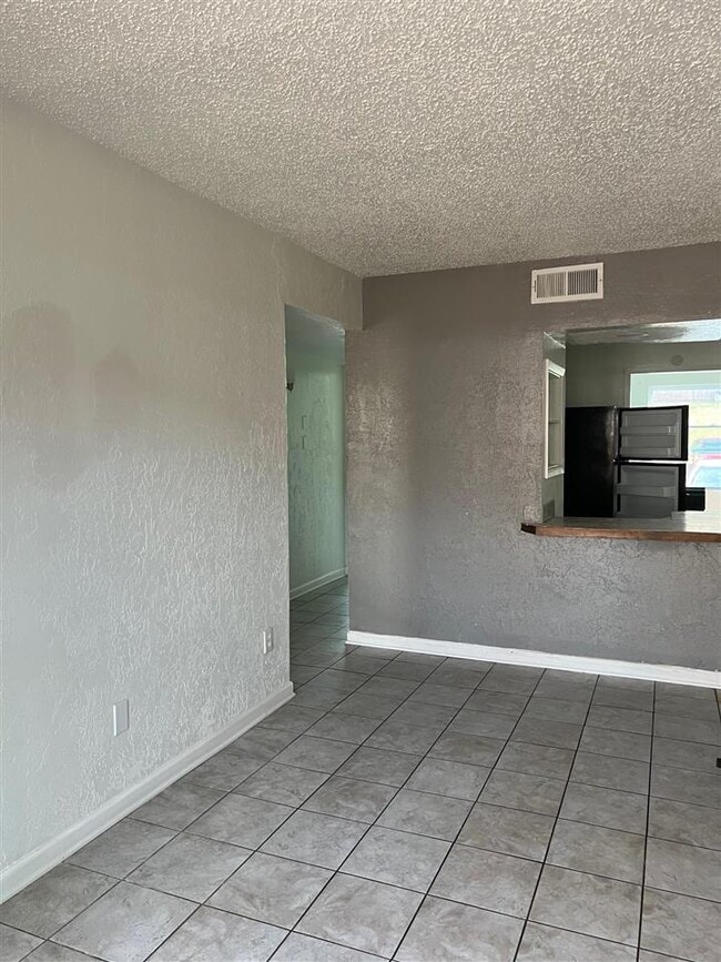 Building Photo - 2107 NW 38th St