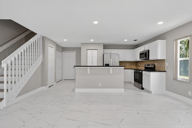 Building Photo - 106 Fox Meadow Run