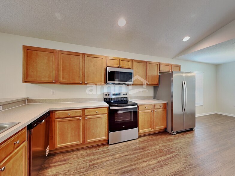 Building Photo - 1145 Bluegrass Dr