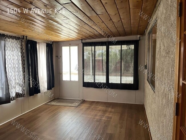 Building Photo - 1504 W Ave K11