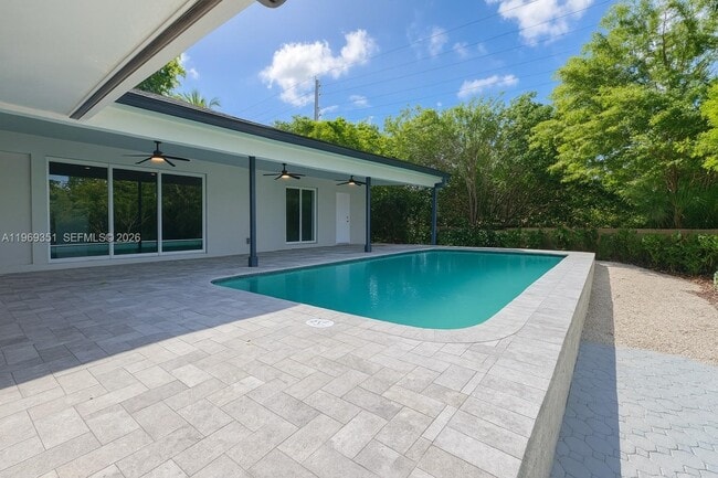 Building Photo - 3801 NE 16th Terrace