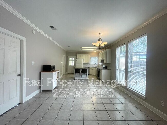 Building Photo - 5630 Arialo Dr
