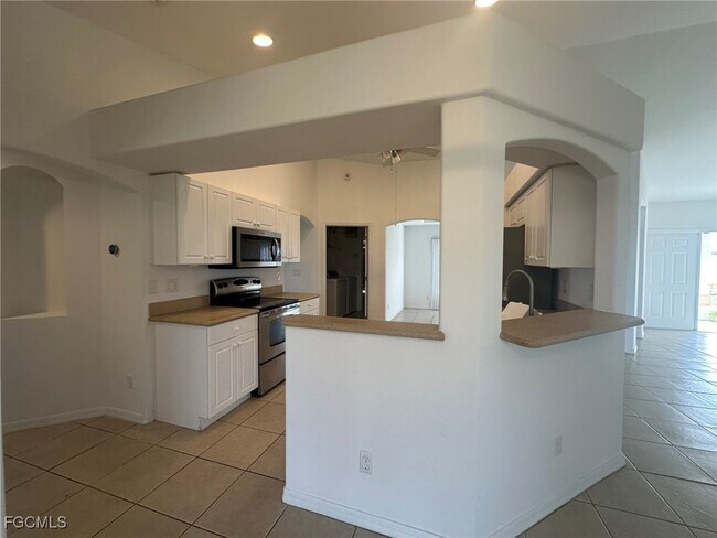 Building Photo - 3929 NW 42nd Ave