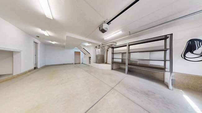 Building Photo - Charming, Renovated 3BR + Sunroom / 3.5 BA...