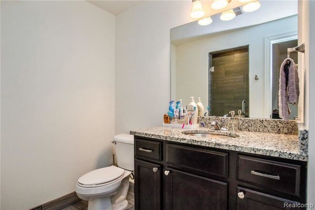 Building Photo - 1220 Diamond Court