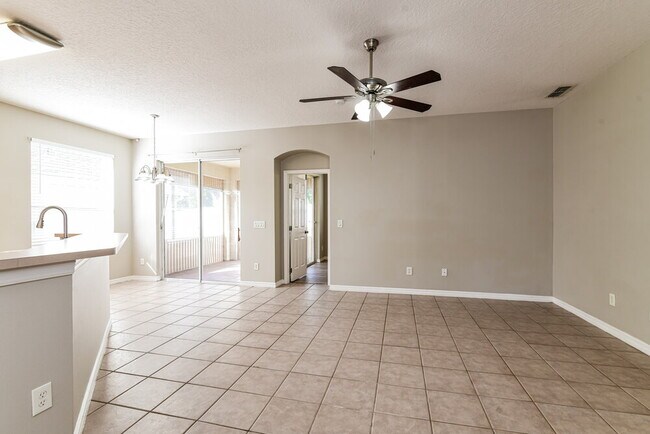 Building Photo - 115 Cork Way