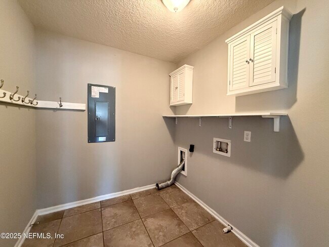 Building Photo - 4105 Halifax Ln