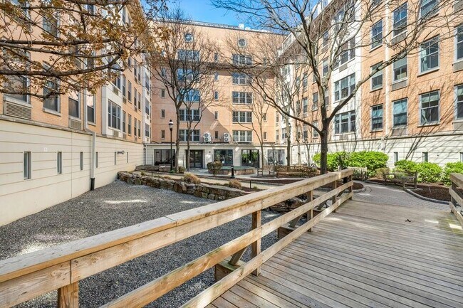 Building Photo - 149 Essex St