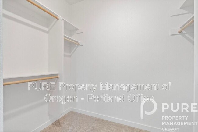 Building Photo - 3736 NE Liberty Terrace