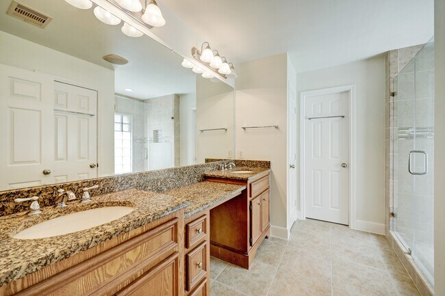 Building Photo - 5322 Nett St