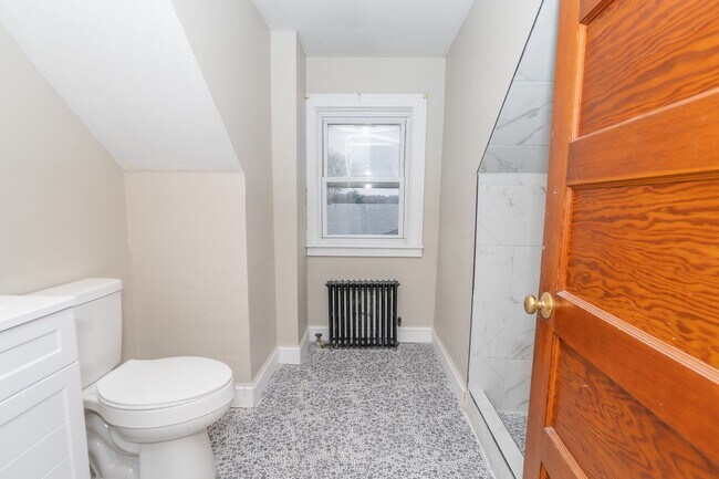 Building Photo - 848 Smith St