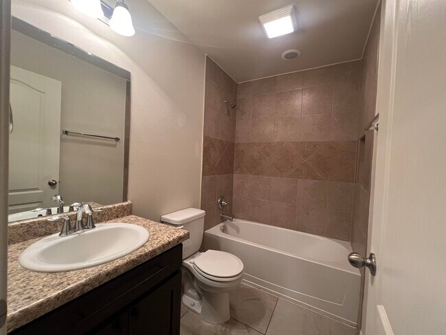 Building Photo - 815 Bartolome Ln