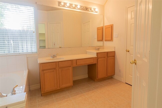 Building Photo - 11518 Amber Canyon Dr