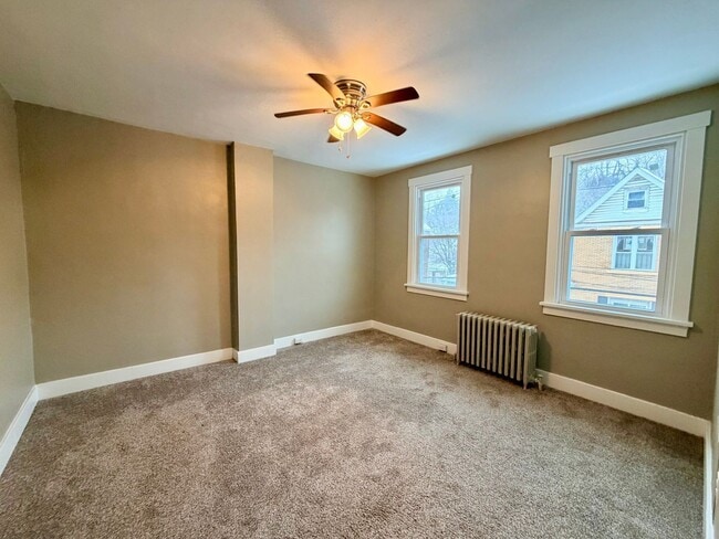 Building Photo - 268 Fleet St