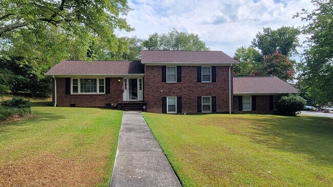 Primary Photo - 4 Bed, 2.5 Bath Home Available in Taylors