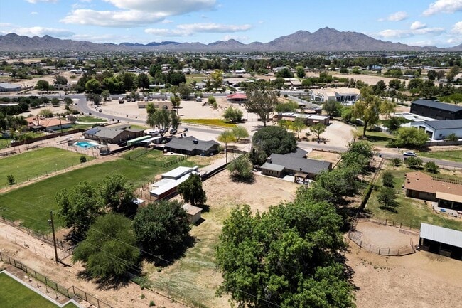 Building Photo - 23265 Vía Del Arroyo