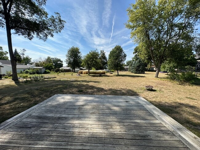 Building Photo - 1915 Highview Ct