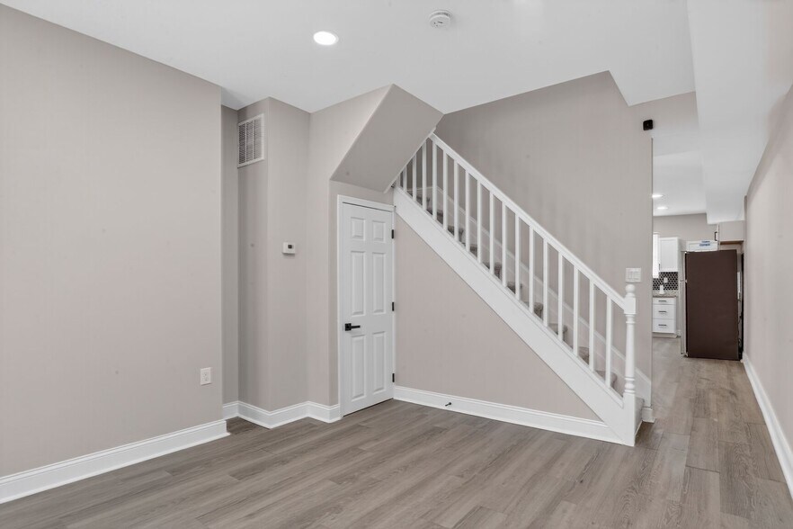 Building Photo - 1106 S Carey St